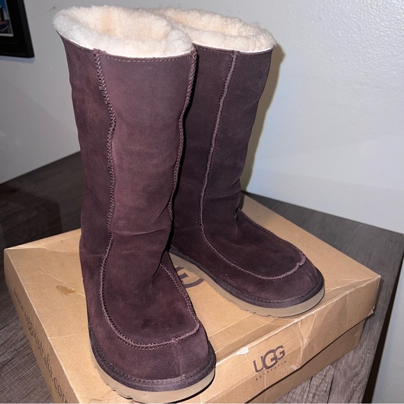Ugg Dark Brown Boots - Picture 11 of 13